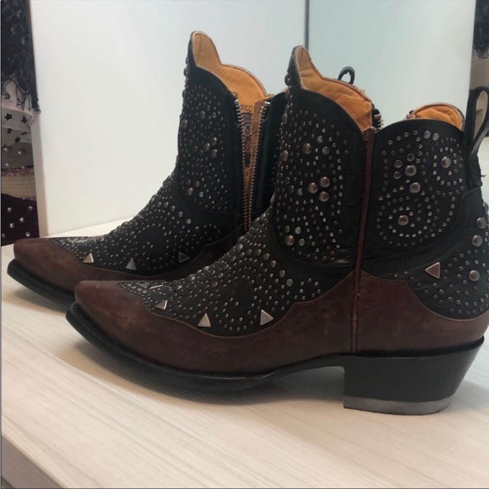 Old Gringo Studded boots 7B